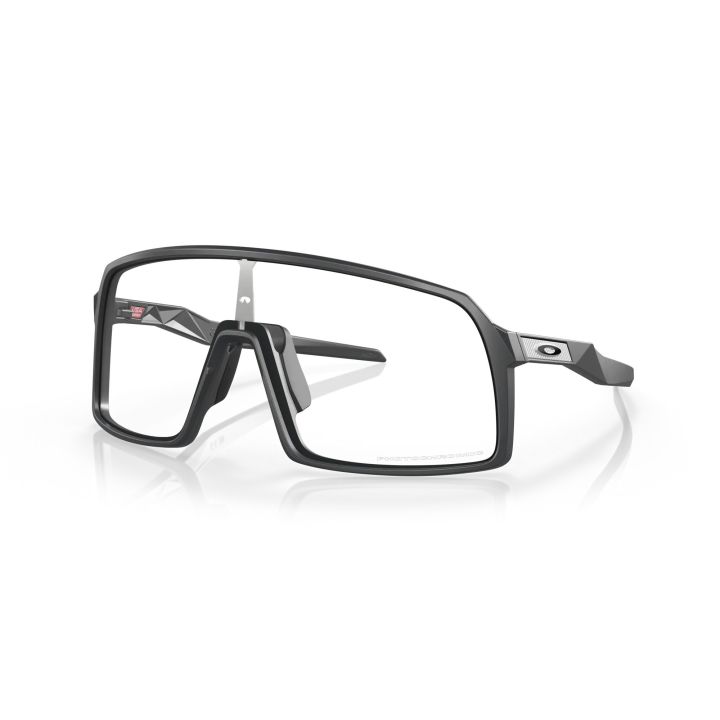 OAKLEY SUTRO – MATTE CARBON / CLEAR PHOTOCHROMIC